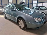 Gebraucht VW Bora 102 PS (75 kW) 2002 Blau Limousine