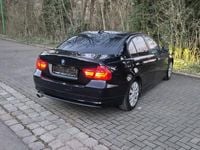 Gebraucht BMW 320 177 PS (130 kW) 2009 Schwarz Limousine