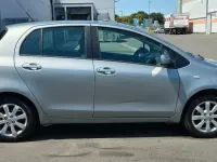Gebraucht Toyota Yaris 70 PS (51 kW) 2008 Silber Kleinwagen