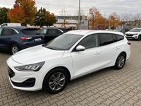 Gebraucht Ford Focus Titanium 125 PS (91 kW) 2022 Weiß Limousine