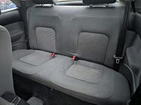 Second-hand VW Beetle 101 CP (74 kW) 2003 Negru Hatchback