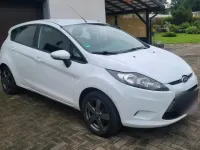 Gebraucht Ford Fiesta 82 PS (60 kW) 2011 Weiß Kleinwagen