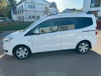 Gebraucht Ford Tourneo Courier Titanium 101 PS (74 kW) 2017 Weiß Van / Kleinbus