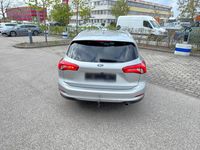 Gebraucht Ford Focus 120 PS (88 kW) 2019 Silber Kombi