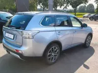 Gebraucht Mitsubishi Outlander Intense 150 PS (110 kW) 2014 Silber SUV