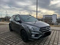 Gebraucht Ford Kuga ST-Line 179 PS (131 kW) 2018 Grau SUV