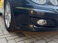 Gebraucht Mercedes E280 Avantgarde 190 PS (139 kW) 2006 Schwarz Limousine