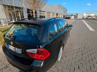 Gebraucht BMW 325 218 PS (160 kW) 2008 Schwarz Kombi