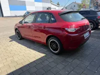 Używany Citroën C4 SELECTION 99 KM (72 kW) 2016 Czerwony Sedan/Limuzyna