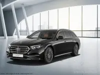 Gebraucht Mercedes E450 367 PS (269 kW) 2024 Obsidianschwarz metallic Kombi