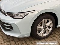 Gebraucht VW Golf VIII S 116 PS (85 kW) 2024 Crystaliceblue (blau) Limousine