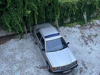 Gebraucht Mercedes 190 75 PS (55 kW) 1990 Gold Limousine