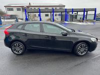 Gebraucht Volvo V40 Momentum 122 PS (89 kW) 2017 Schwarz Limousine