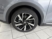 Neu MG ZS Luxury 197 PS (144 kW) 2025 Grau Limousine
