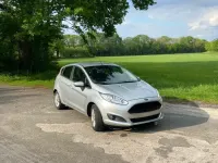 Gebraucht Ford Fiesta 80 PS (58 kW) 2016 Silber Kleinwagen