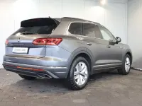 Gebraucht VW Touareg 286 PS (210 kW) 2023 Grau SUV