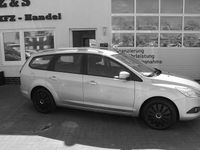Gebraucht Ford Focus 101 PS (74 kW) 2010 Polarsilber metallic Kombi