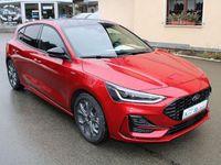 Gebraucht Ford Focus ST-Line 125 PS (91 kW) 2023 Fantastic red Limousine
