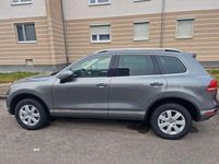 Gebraucht VW Touareg Executive 262 PS (192 kW) 2017 Grau SUV