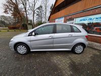 Gebraucht Mercedes B180 116 PS (85 kW) 2011 Silber Van / Kleinbus