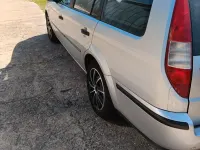 Gebraucht Ford Mondeo 125 PS (91 kW) 2003 Silber Kombi