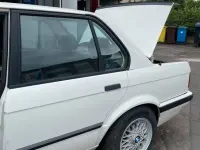 Gebraucht BMW 316 73 PS (53 kW) 1989 Weiß Limousine