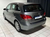 Gebraucht Mercedes B180 Style 122 PS (89 kW) 2016 Grau Van / Kleinbus