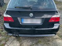 Gebraucht BMW 525 197 PS (144 kW) 2008 Schwarz Kombi