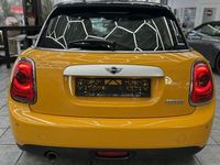 Gebraucht Mini Cooper Pepper 136 PS (100 kW) 2015 Volcanic orange Kleinwagen