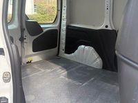 Gebraucht Peugeot Partner 131 PS (96 kW) 2019 Weiß Van / Kleinbus