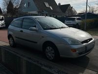 Gebraucht Ford Focus 75 PS (55 kW) 1999 Silber Kleinwagen