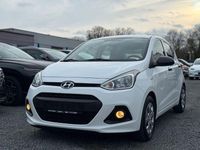 Gebraucht Hyundai i10 Basis 67 PS (49 kW) 2016 Weiß Kleinwagen