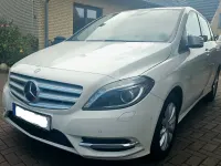 Gebraucht Mercedes B180 122 PS (89 kW) 2014 Weiß Kleinwagen