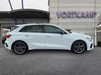 Gebraucht Audi A3 S-Line 150 PS (110 kW) 2023 Gletscherweiß (metallic) Limousine