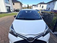 Gebraucht Toyota Yaris Cool 69 PS (50 kW) 2014 Weiß Kleinwagen
