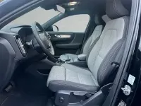 Używany Volvo XC40 Core 163 KM (119 kW) 2025 Czarny SUV