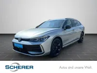 Gebraucht VW Passat R-line 177 PS (130 kW) 2025 Oyster silver metallic (metallic) Kombi