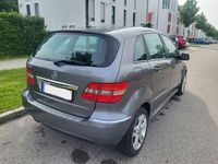 Gebraucht Mercedes B180 109 PS (80 kW) 2011 Grau Van / Kleinbus