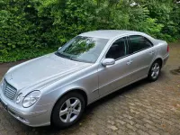 Gebraucht Mercedes E240 177 PS (130 kW) 2003 Silber Limousine