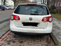 Gebraucht VW Passat 140 PS (102 kW) 2009 Weiß Limousine