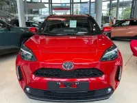 Neu Toyota Yaris Cross 131 PS (96 kW) 2026 Rot SUV