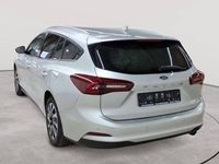 Gebraucht Ford Focus Titanium 120 PS (88 kW) 2022 Moondust silber metallic Kombi