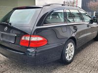 Gebraucht Mercedes E200 Classic 163 PS (119 kW) 2004 Schwarz Kombi