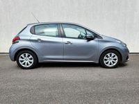 Gebraucht Peugeot 208 Active 102 PS (75 kW) 2019 Grau Kleinwagen