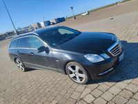 Gebraucht Mercedes E350 Avantgarde 265 PS (194 kW) 2011 Schwarz Limousine
