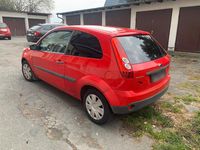 Gebraucht Ford Fiesta 69 PS (50 kW) 2006 Rot Kleinwagen