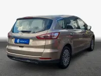 Gebraucht Ford S-MAX Titanium 150 PS (110 kW) 2019 Silber Van / Kleinbus