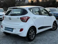 Gebraucht Hyundai i10 Trend 67 PS (49 kW) 2015 Weiß Kleinwagen