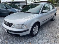 Gebraucht VW Passat 125 PS (91 kW) 1999 Silber Limousine