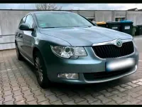 Gebraucht Skoda Superb 140 PS (102 kW) 2011 Silber Limousine